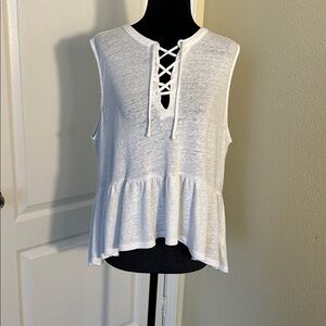 Lucky Brand hi low White Sleeveless Blouse with Lace-Up Front. Size large